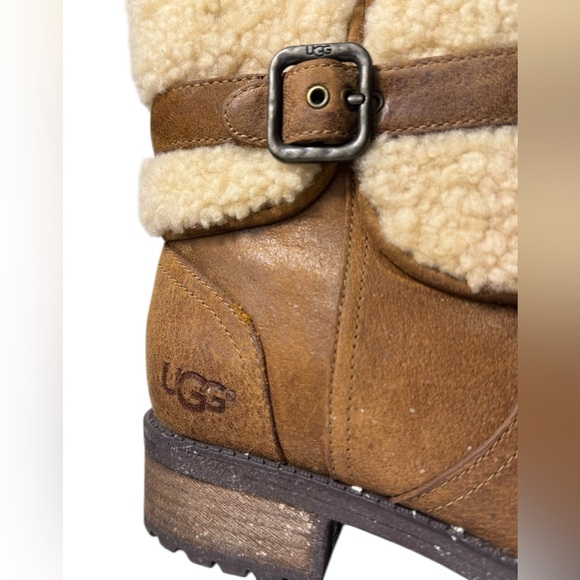 UGG Blayre II leather all weather zip on boots. - Picture 5 of 17